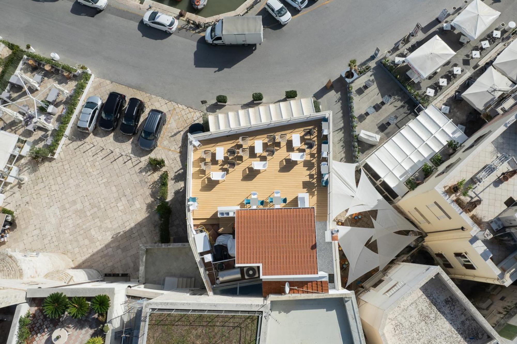 La Banchina Luxury Suites Трани Экстерьер фото