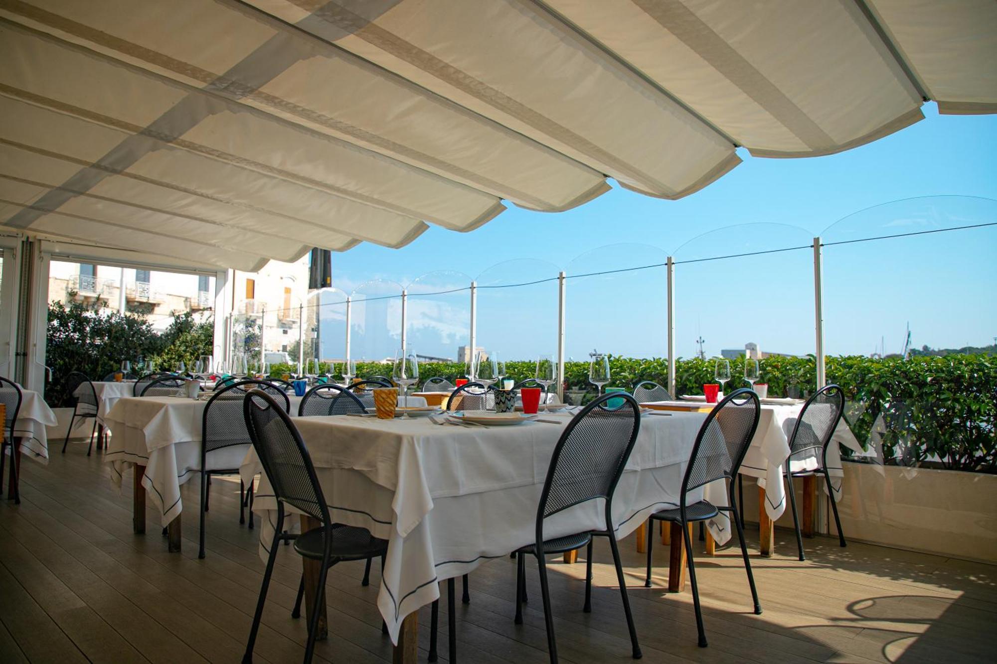 La Banchina Luxury Suites Трани Экстерьер фото